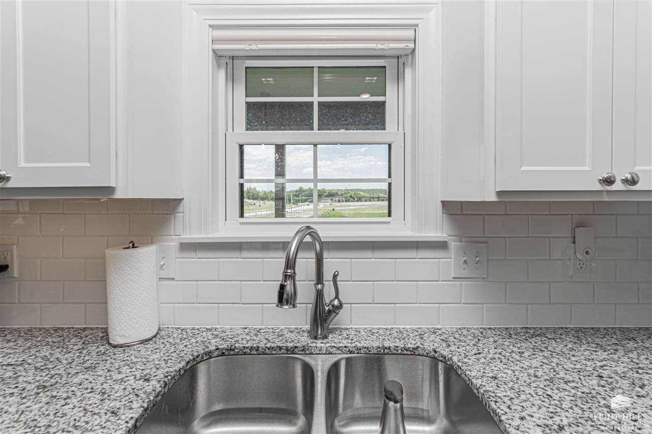 508 Ledgestone Ridge Court, Manhattan, KS 66503