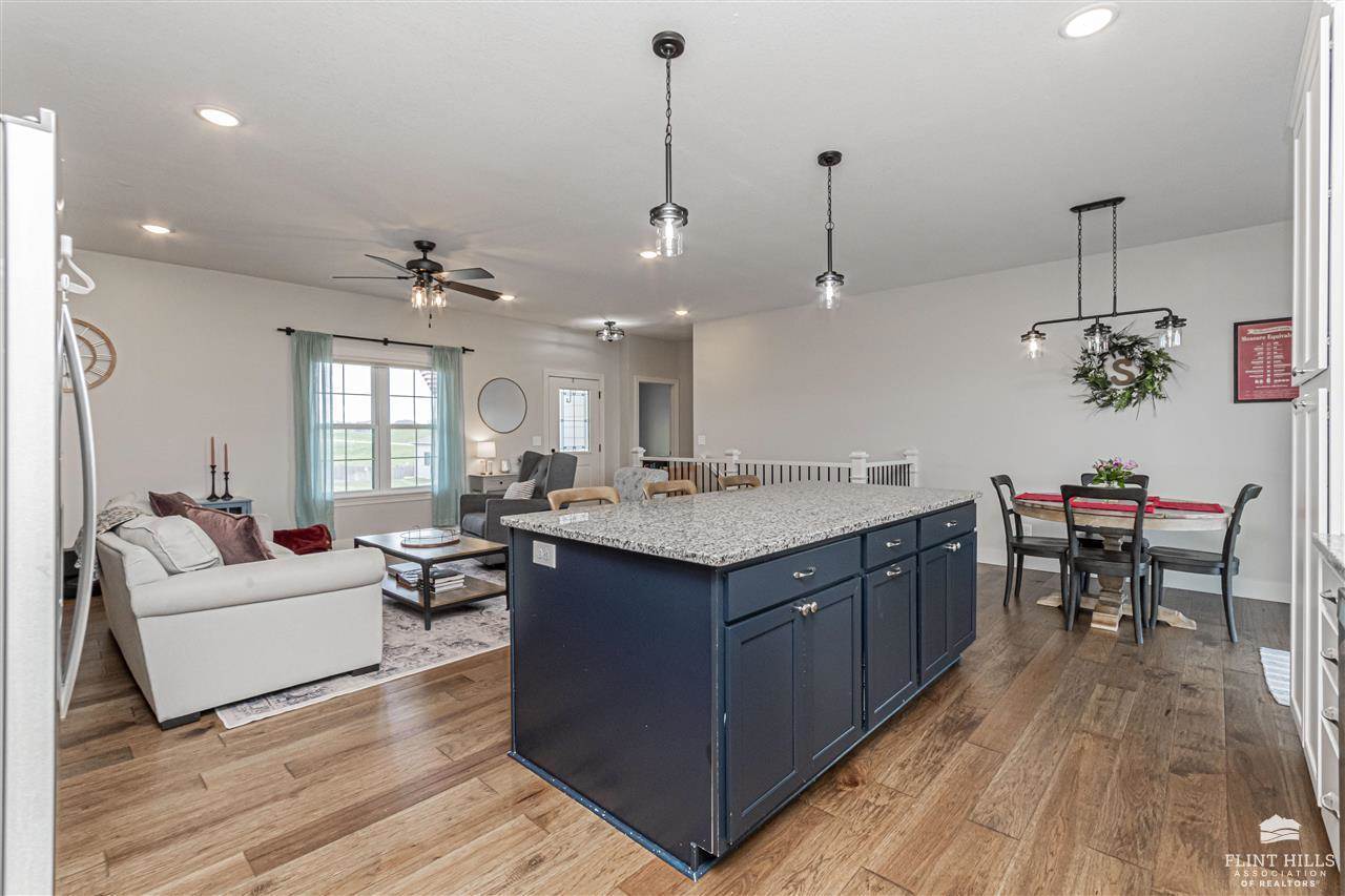 508 Ledgestone Ridge Court, Manhattan, KS 66503