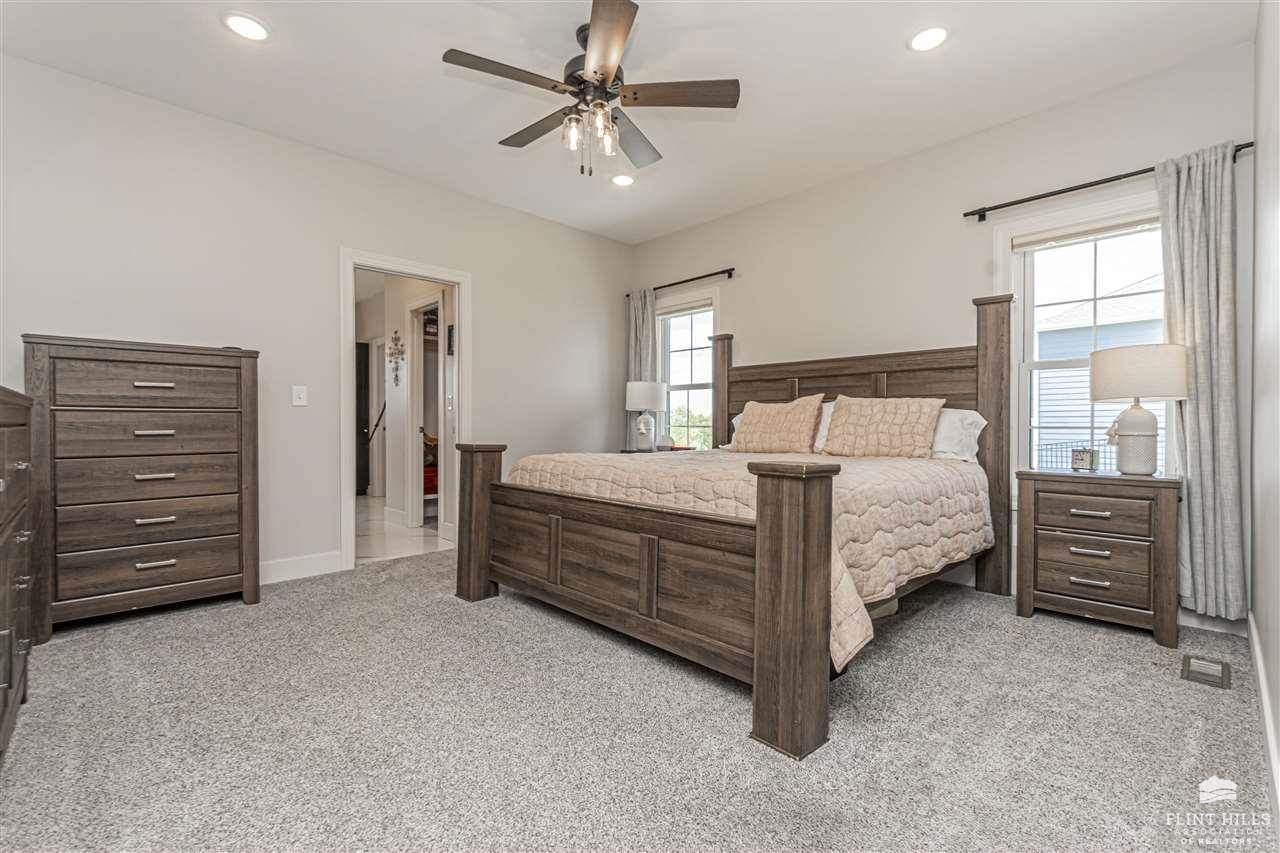 508 Ledgestone Ridge Court, Manhattan, KS 66503