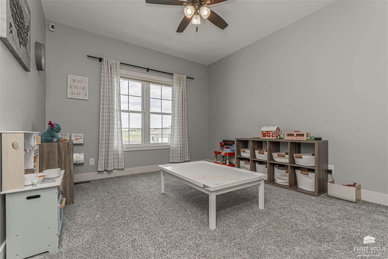 508 Ledgestone Ridge Court, Manhattan, KS 66503