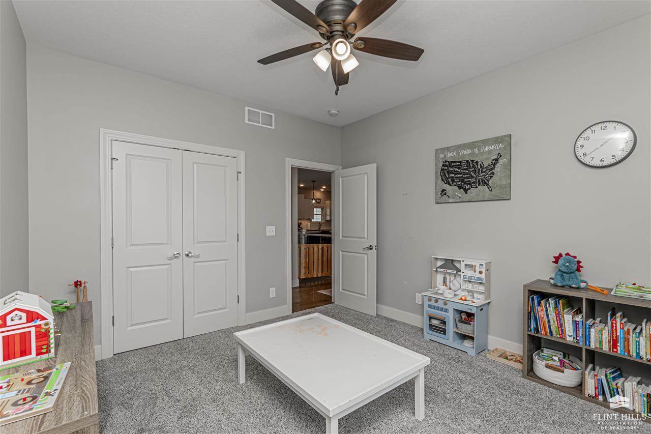 508 Ledgestone Ridge Court, Manhattan, KS 66503