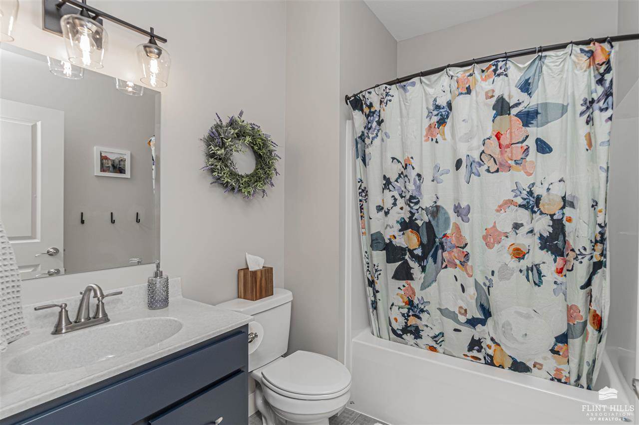 508 Ledgestone Ridge Court, Manhattan, KS 66503