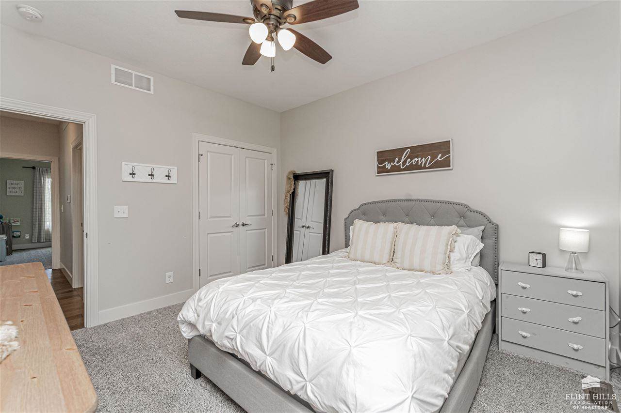 508 Ledgestone Ridge Court, Manhattan, KS 66503