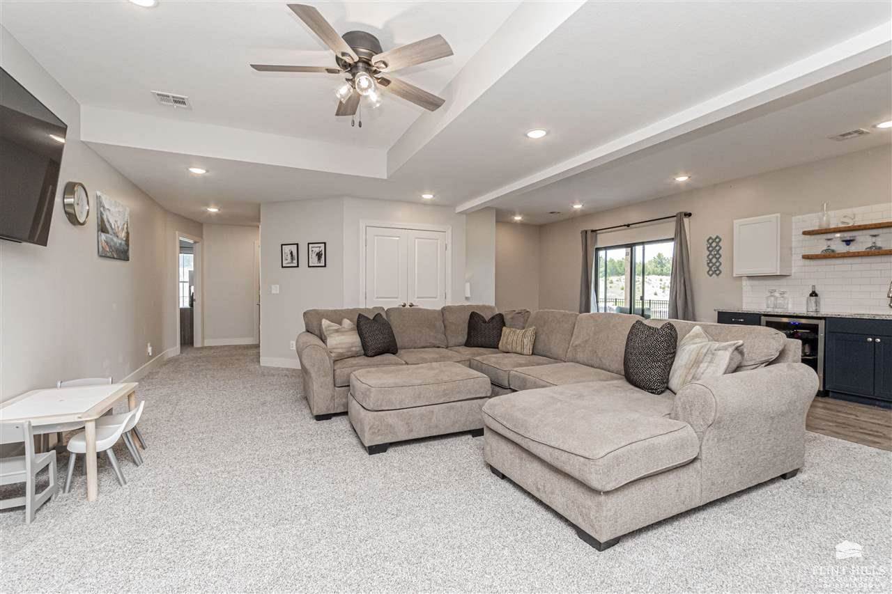 508 Ledgestone Ridge Court, Manhattan, KS 66503