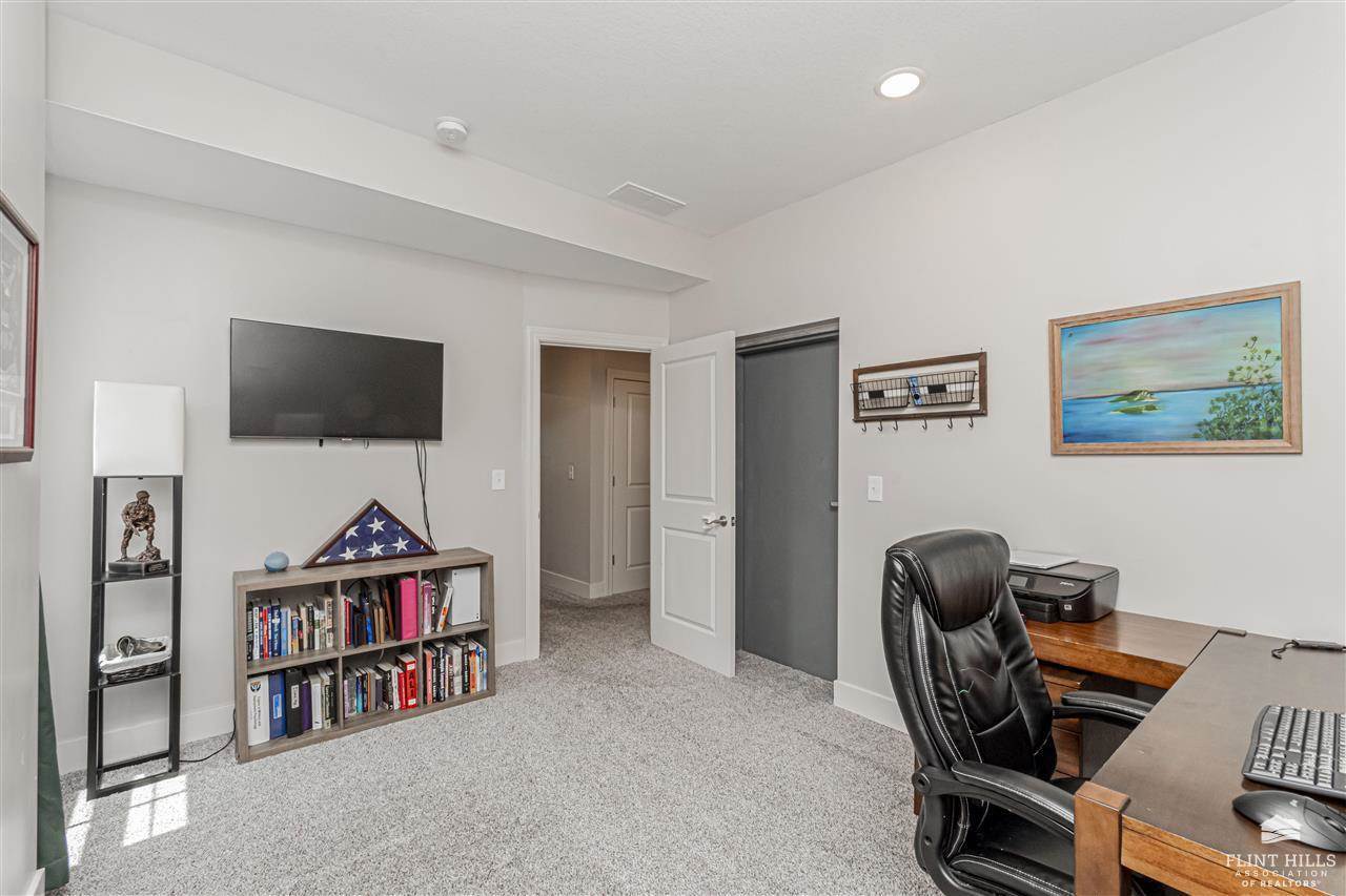 508 Ledgestone Ridge Court, Manhattan, KS 66503