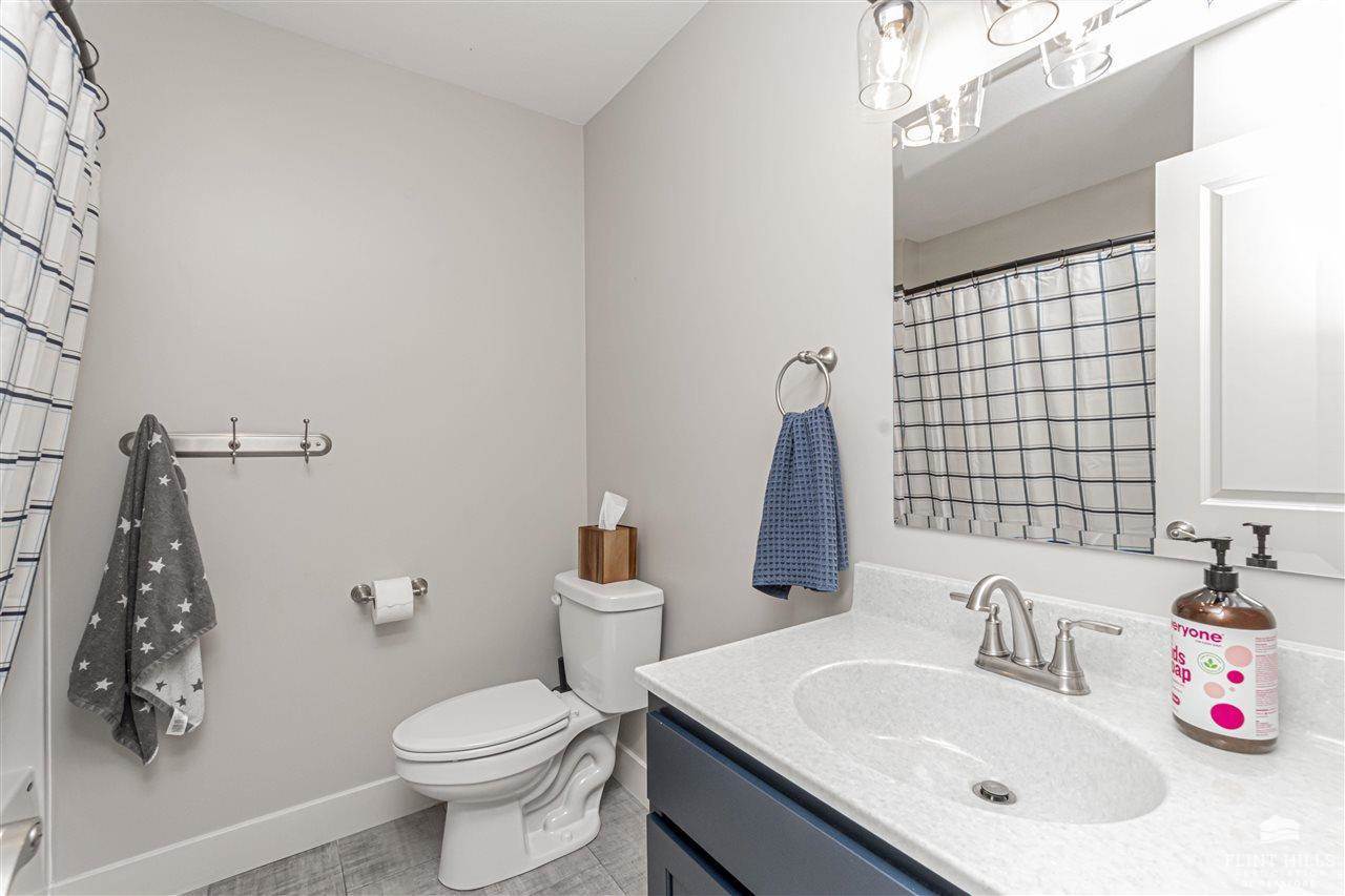 508 Ledgestone Ridge Court, Manhattan, KS 66503