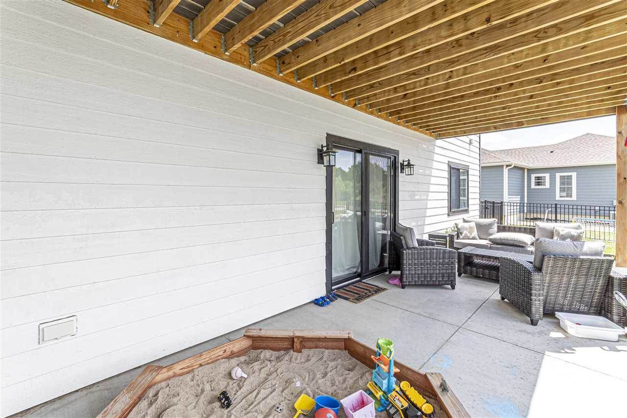 508 Ledgestone Ridge Court, Manhattan, KS 66503