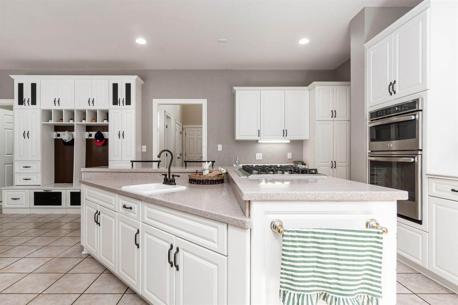 3429 Stonevista Lane, Columbus, OH 43221