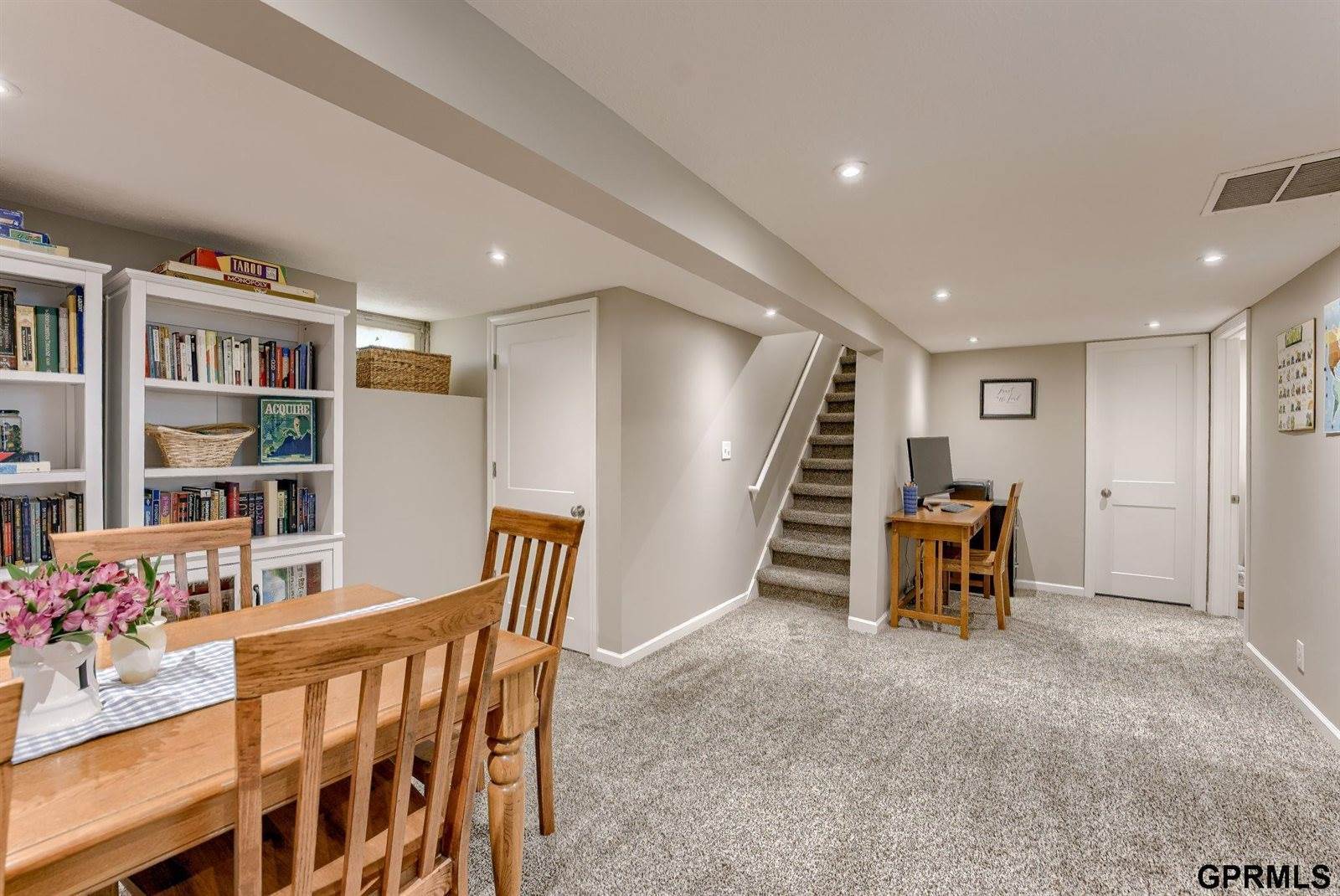 3949 Gordon Street, Omaha, NE 68105