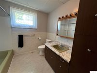 1621 Courthouse Avenue, Auburn, NE 68305