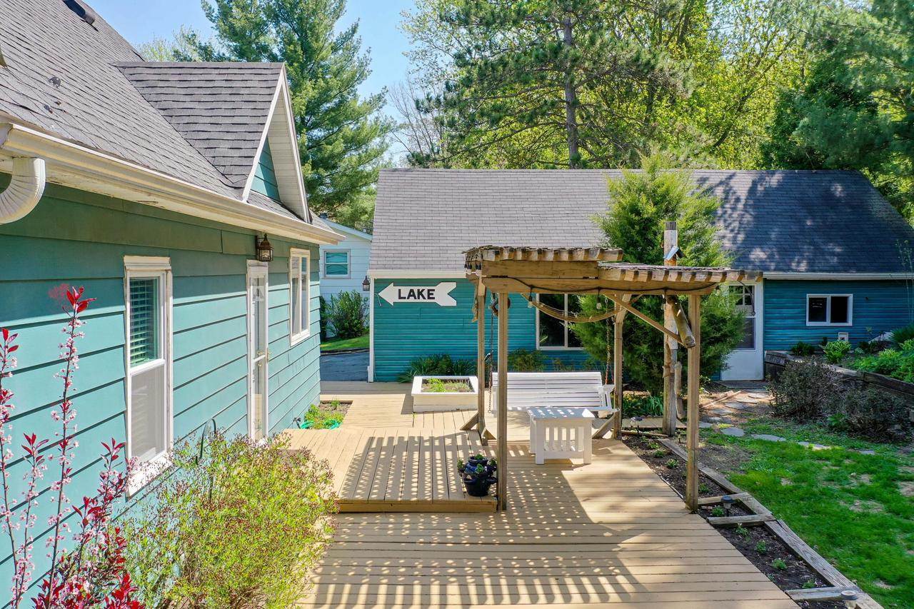 N7008 Oakwood Rd, Whitewater, WI 53190