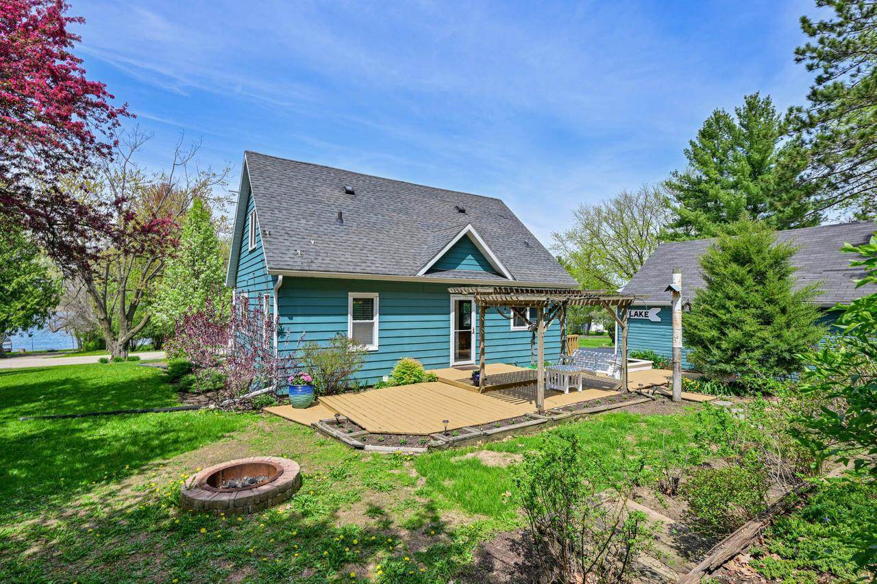 N7008 Oakwood Rd, Whitewater, WI 53190