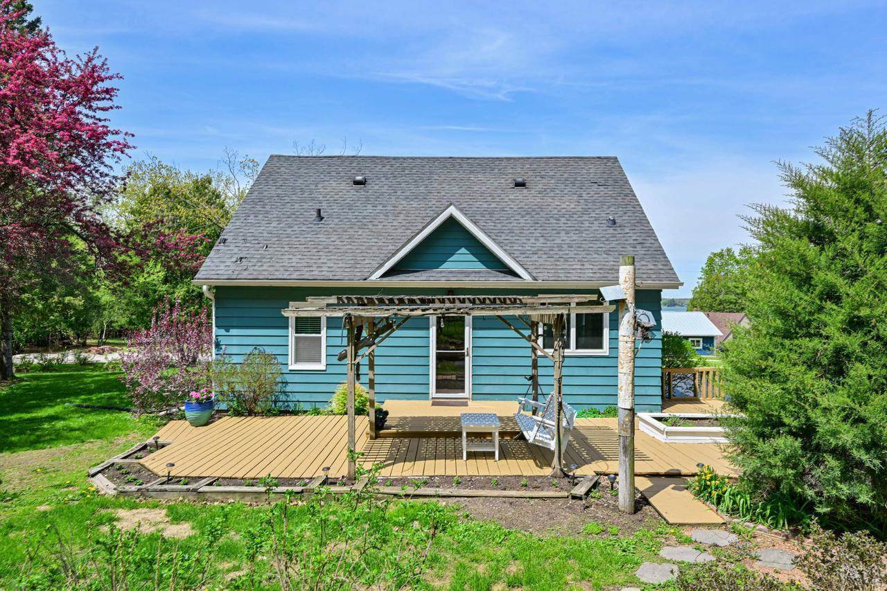 N7008 Oakwood Rd, Whitewater, WI 53190