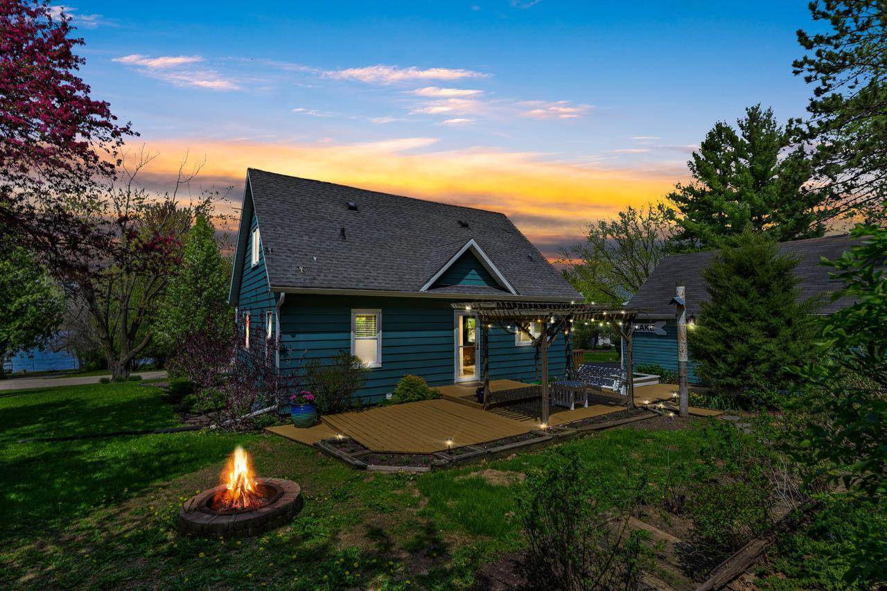 N7008 Oakwood Rd, Whitewater, WI 53190