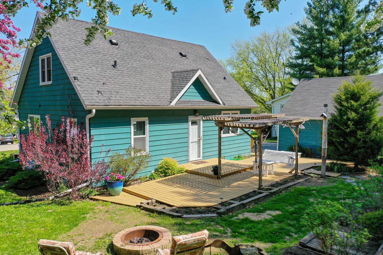 N7008 Oakwood Rd, Whitewater, WI 53190