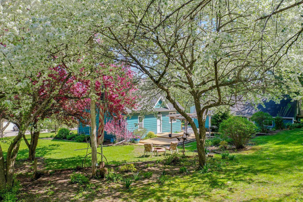 N7008 Oakwood Rd, Whitewater, WI 53190