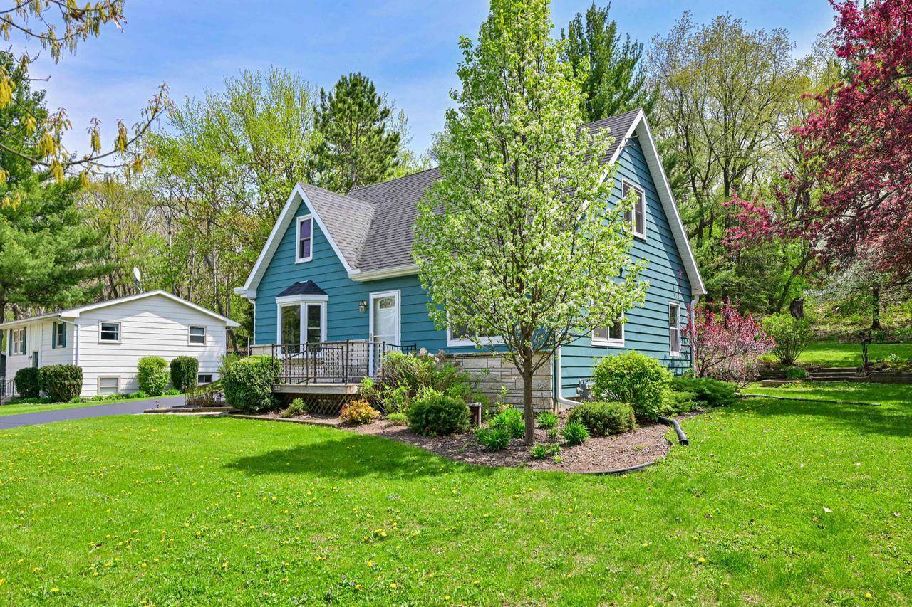 N7008 Oakwood Rd, Whitewater, WI 53190