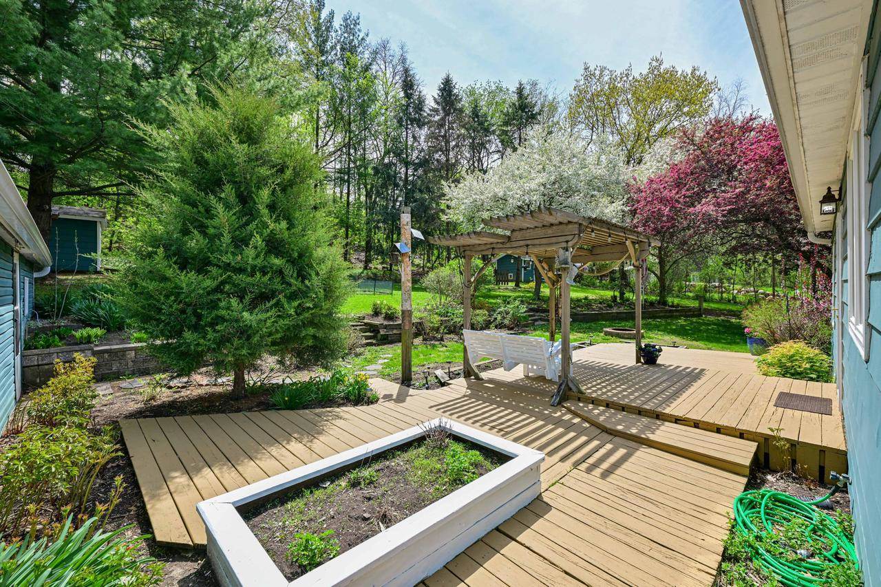 N7008 Oakwood Rd, Whitewater, WI 53190