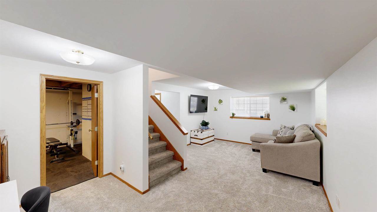 5142 Ridge Oak Dr, Madison, WI 53704