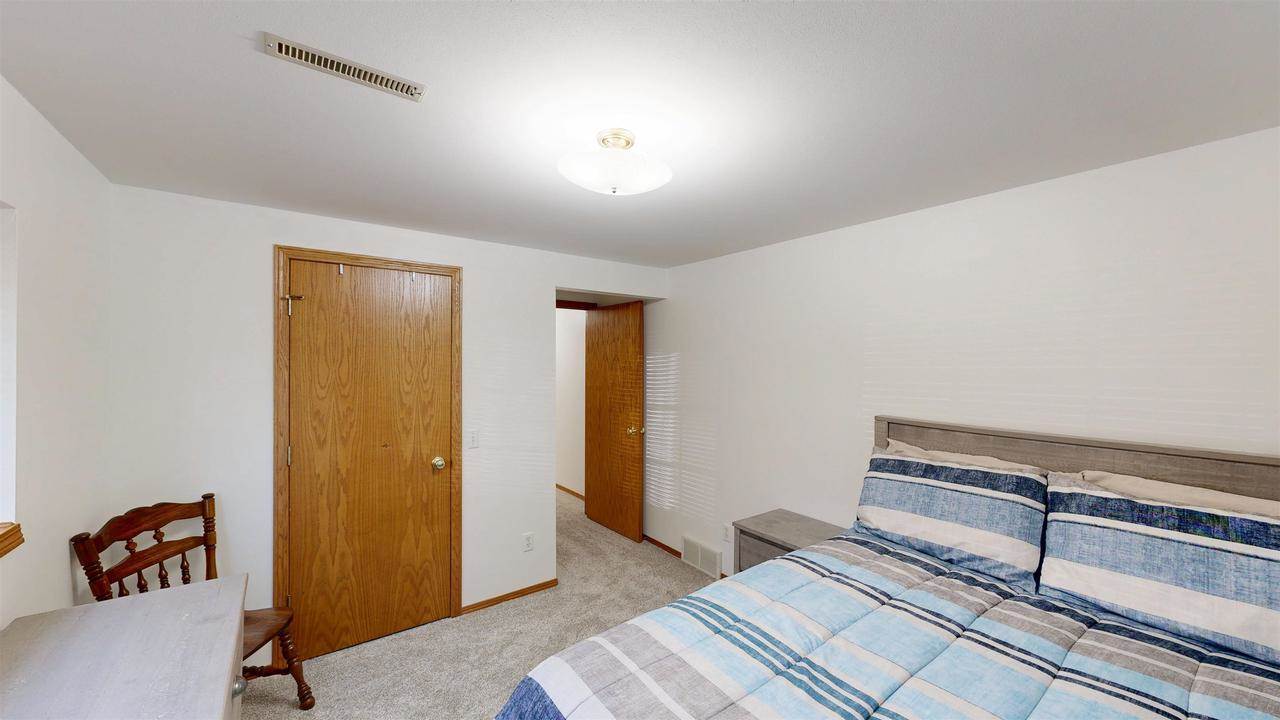 5142 Ridge Oak Dr, Madison, WI 53704