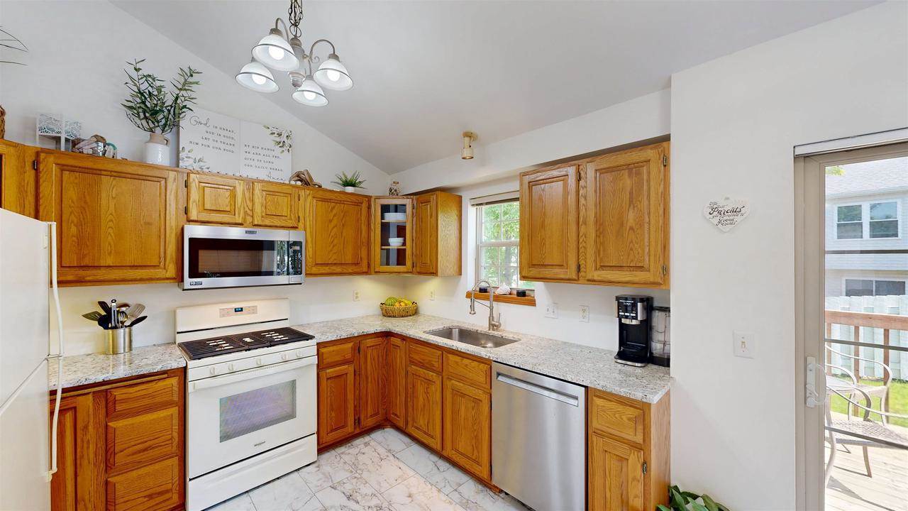 5142 Ridge Oak Dr, Madison, WI 53704