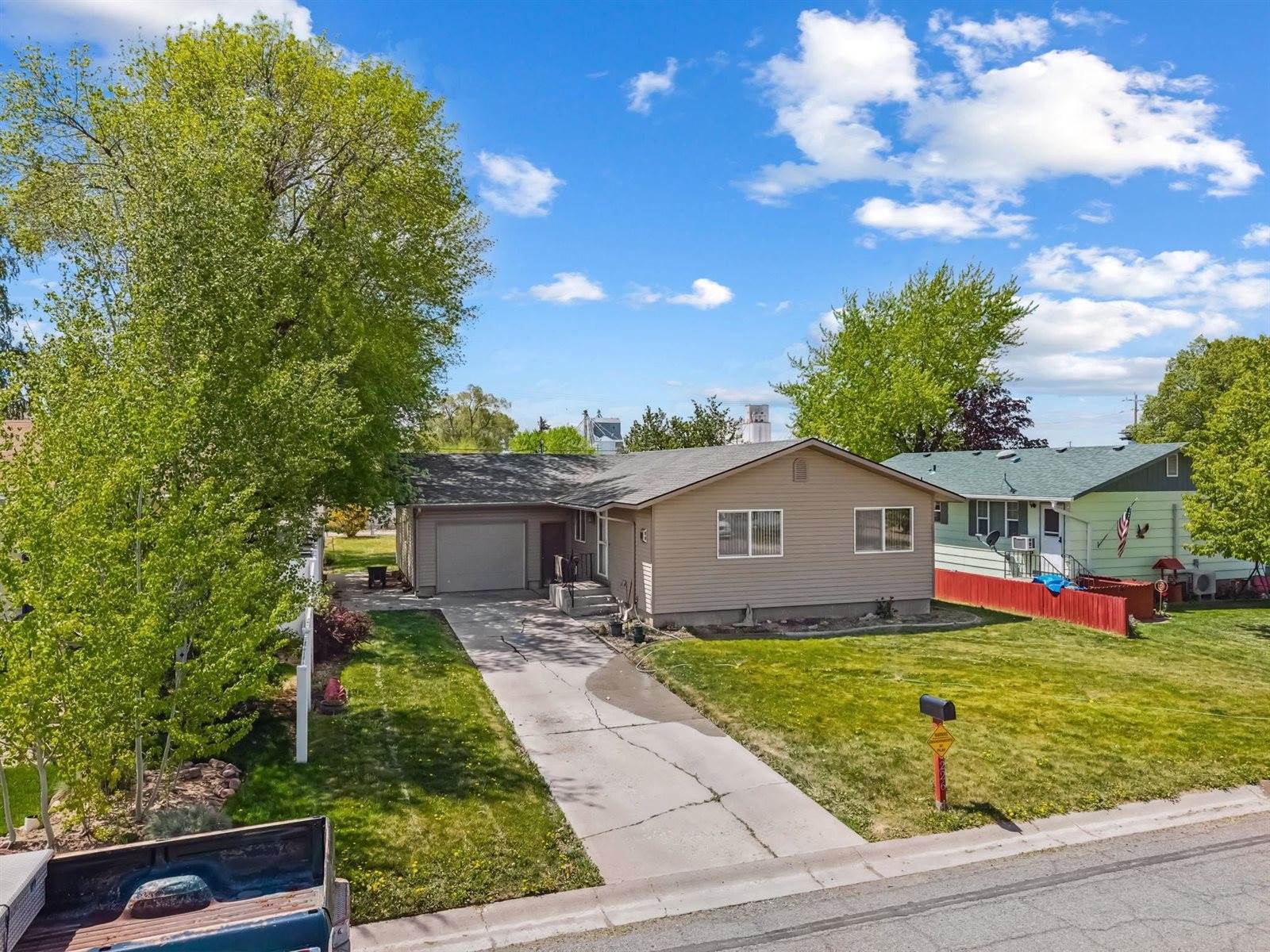 226 Adams Street, American Falls, ID 83211