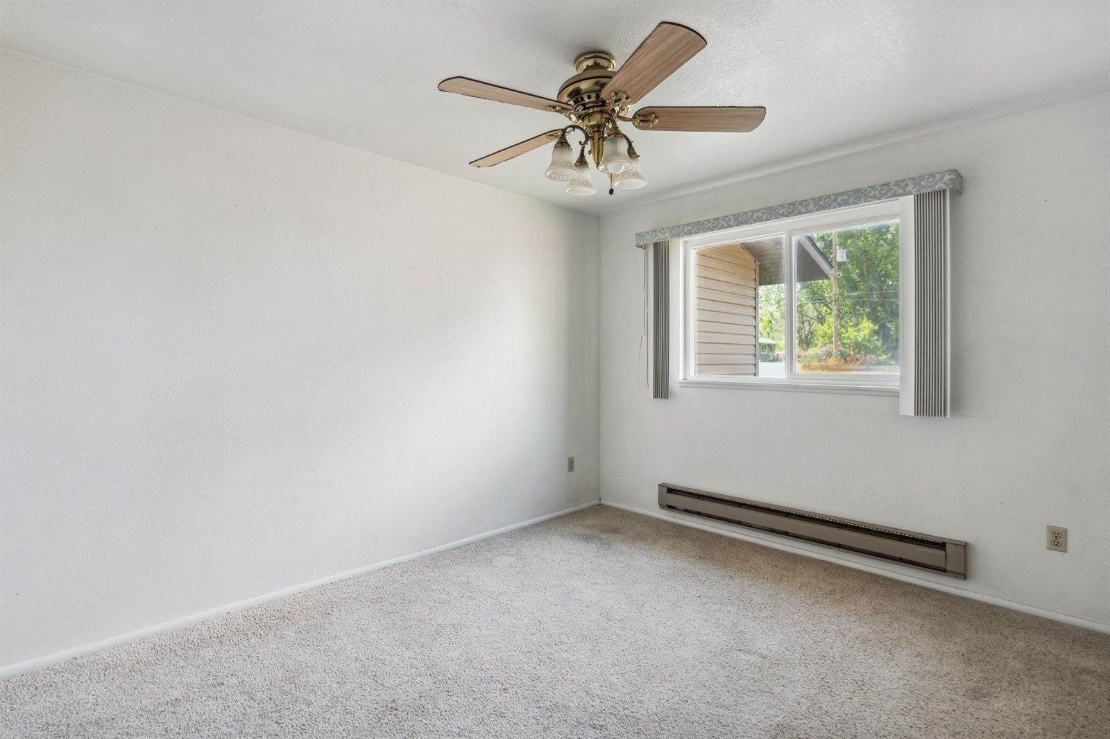 226 Adams Street, American Falls, ID 83211