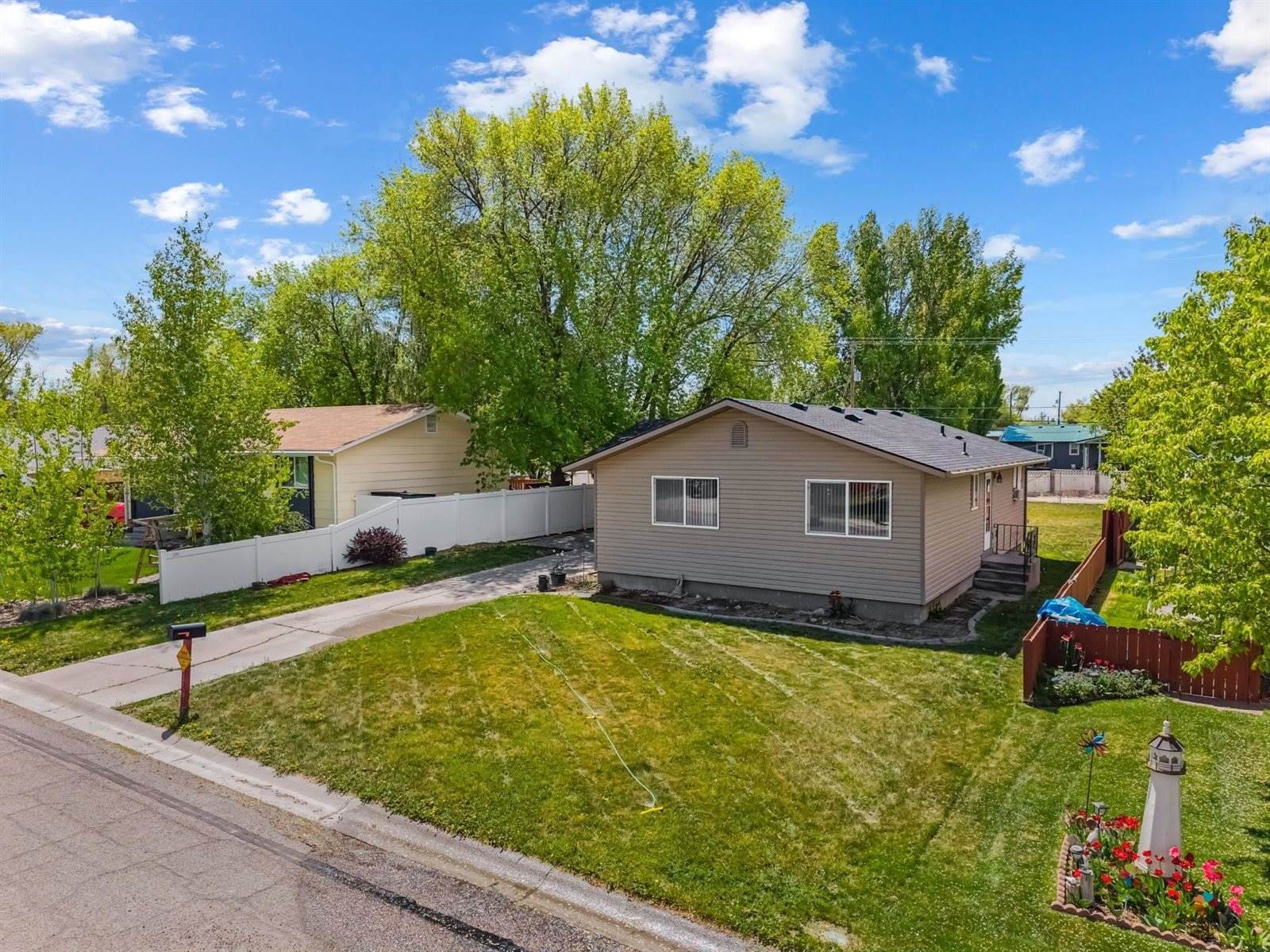 226 Adams Street, American Falls, ID 83211