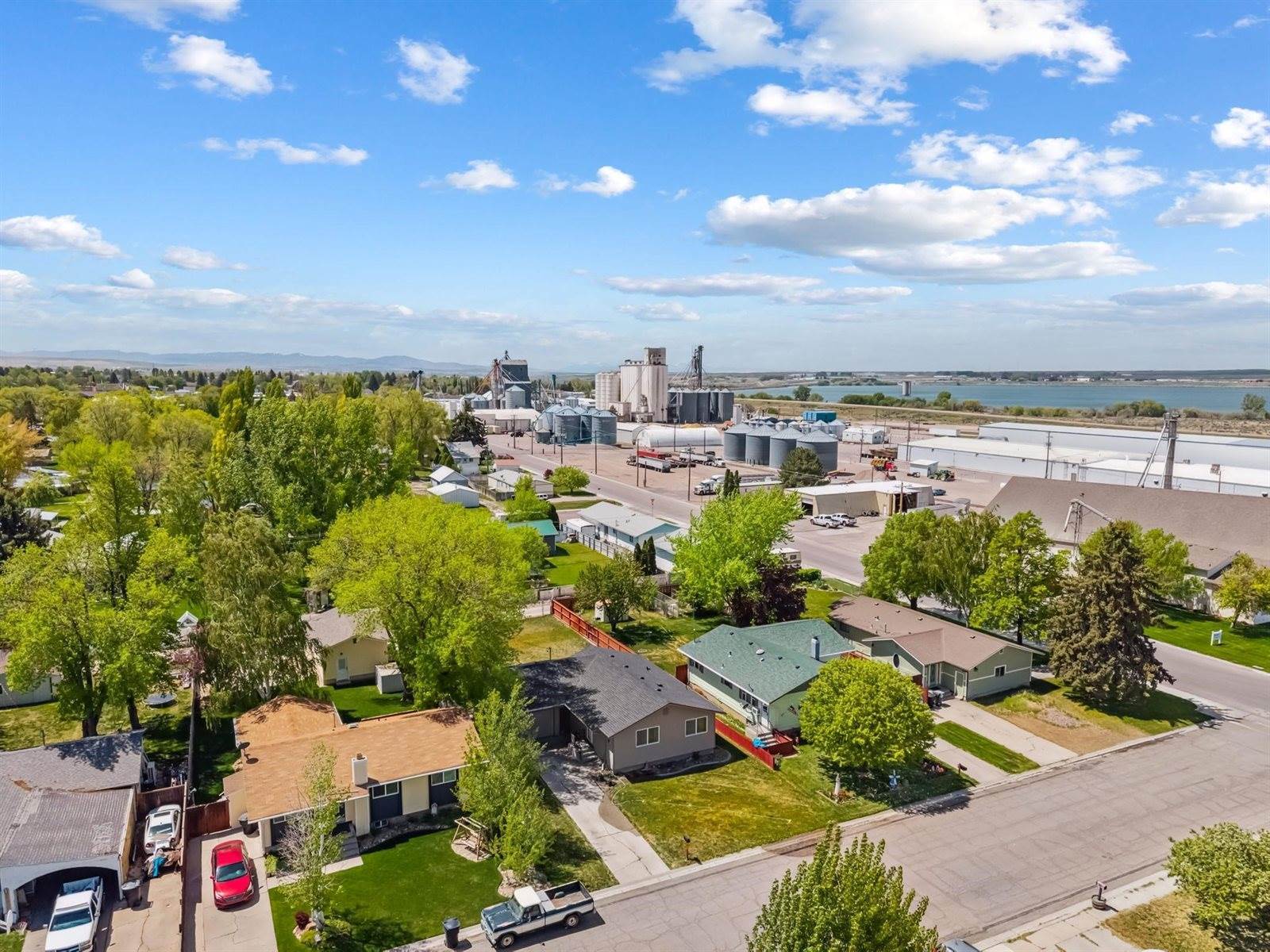 226 Adams Street, American Falls, ID 83211