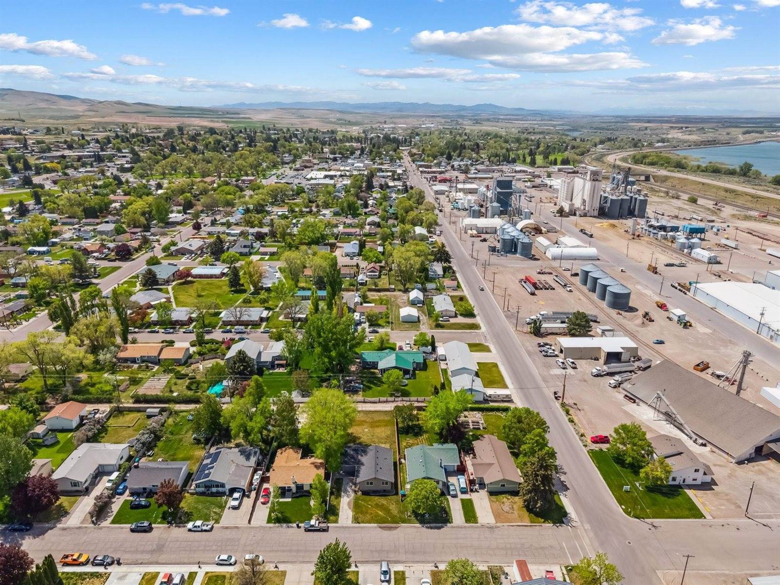 226 Adams Street, American Falls, ID 83211