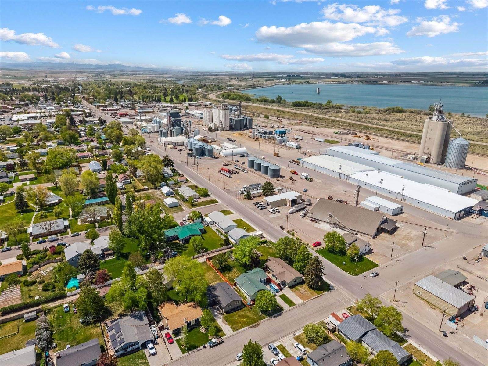 226 Adams Street, American Falls, ID 83211