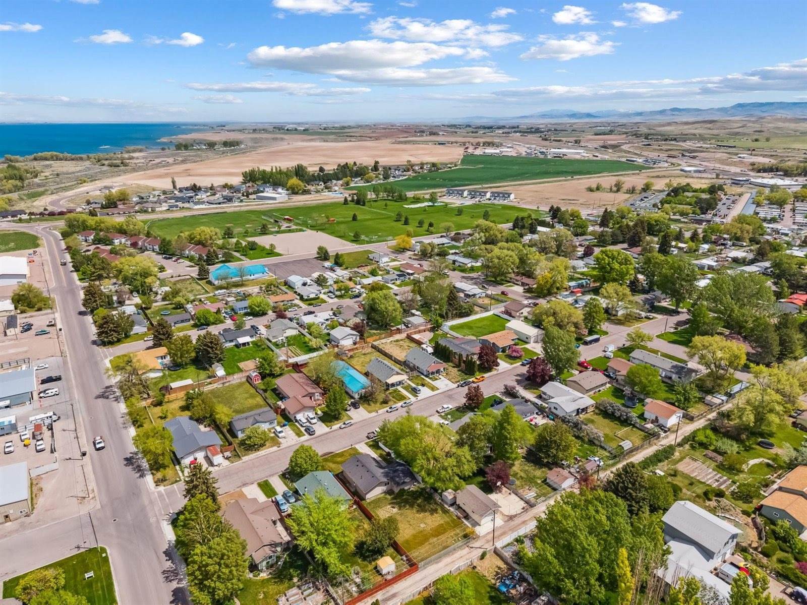 226 Adams Street, American Falls, ID 83211