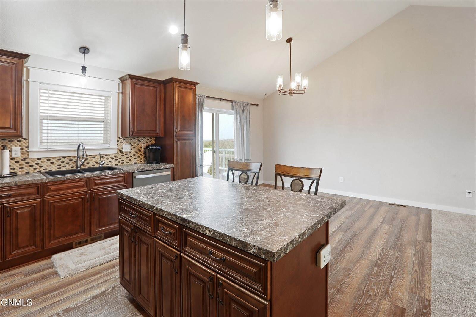 13657 Mulberry Loop NW, Williston, ND 58801