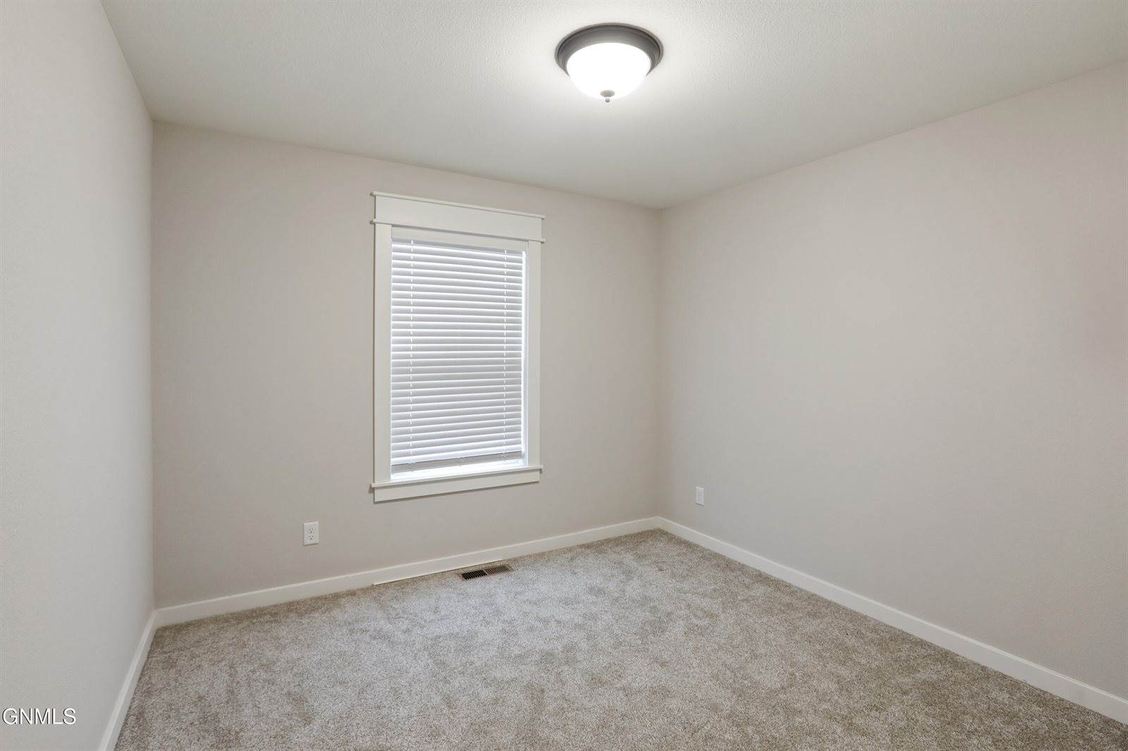 13657 Mulberry Loop NW, Williston, ND 58801