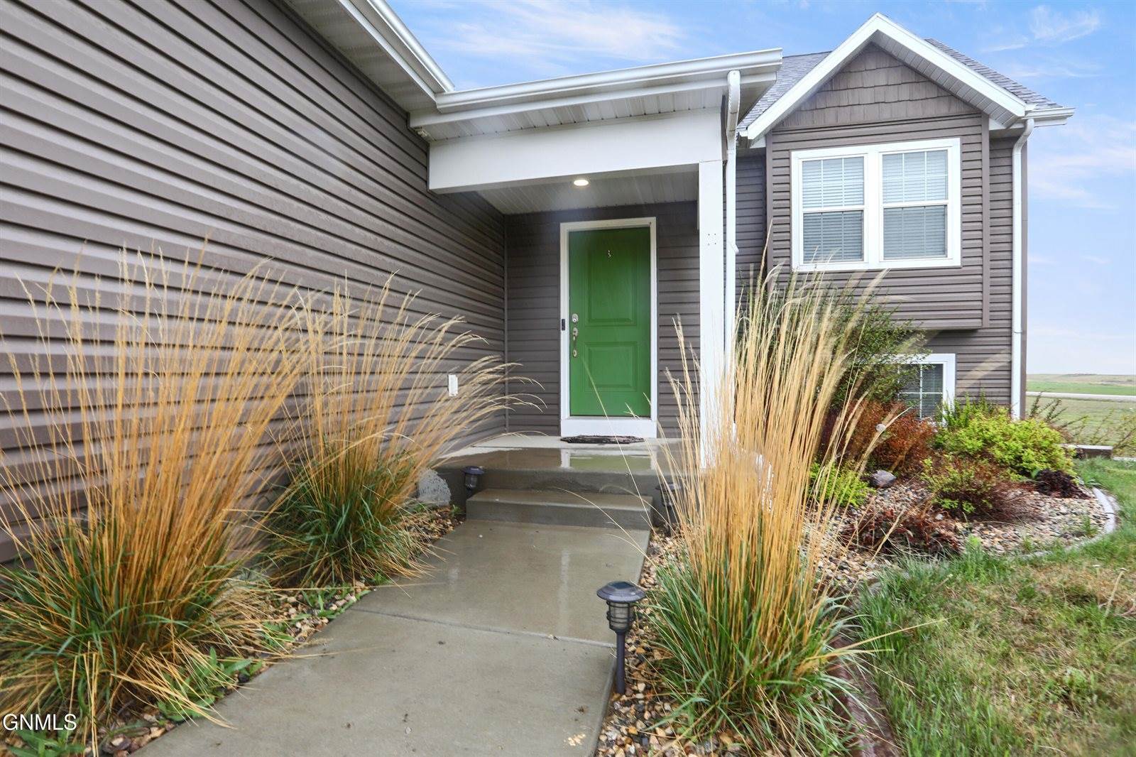 13657 Mulberry Loop NW, Williston, ND 58801