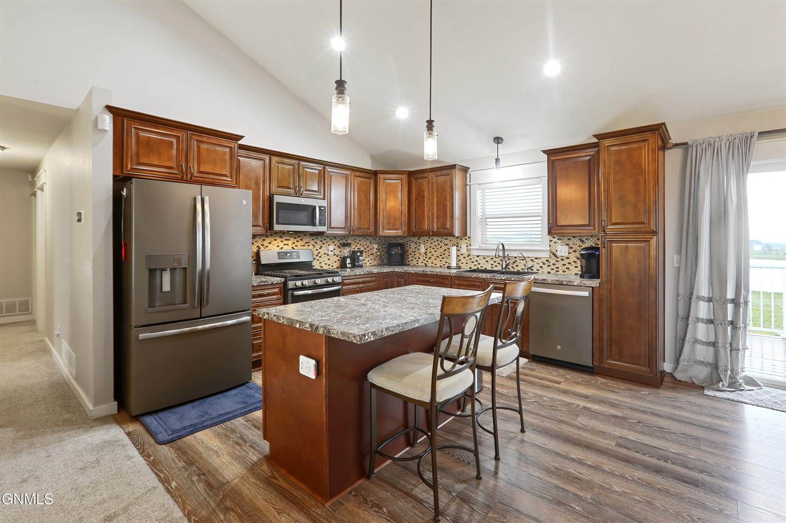 13657 Mulberry Loop NW, Williston, ND 58801