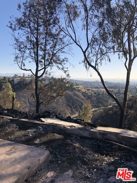 1500 Kenter Avenue, Los Angeles, CA 90049