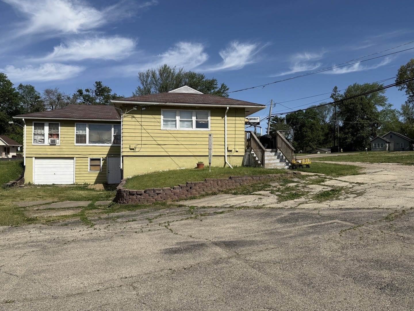 2143 - 2145 West Galena Avenue, Freeport, IL 61032