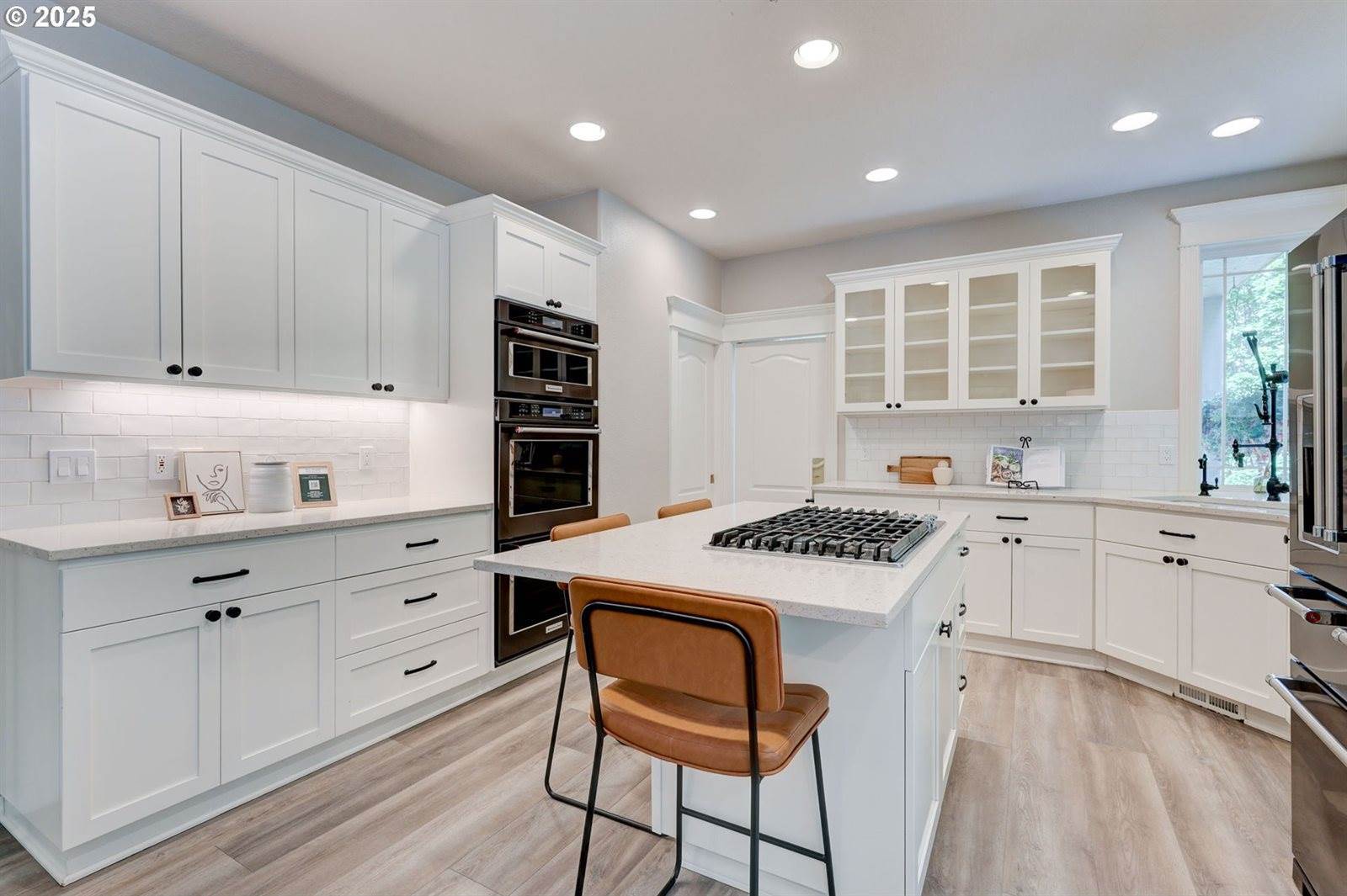 13888 SW Essex Dr, Portland, OR 97223