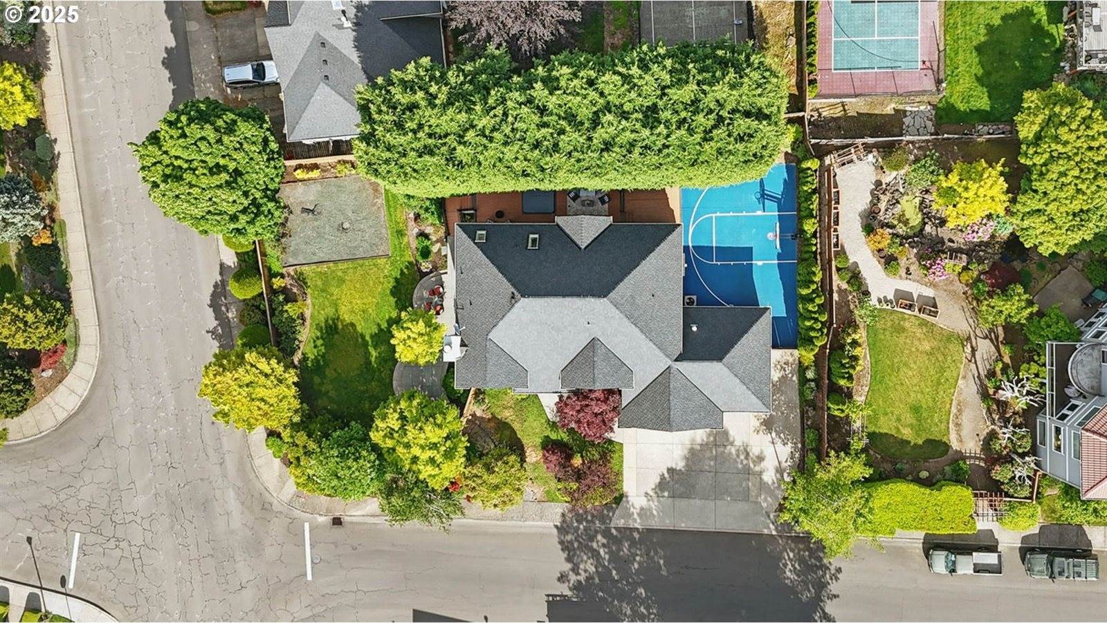 13888 SW Essex Dr, Portland, OR 97223