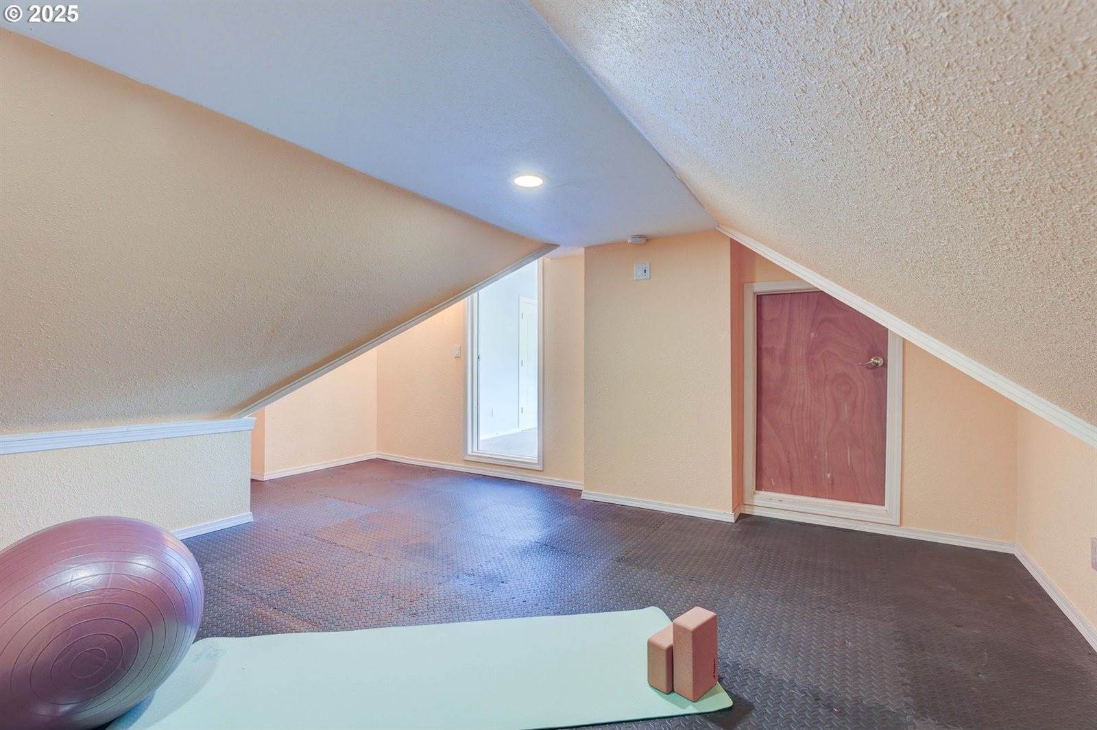 13888 SW Essex Dr, Portland, OR 97223