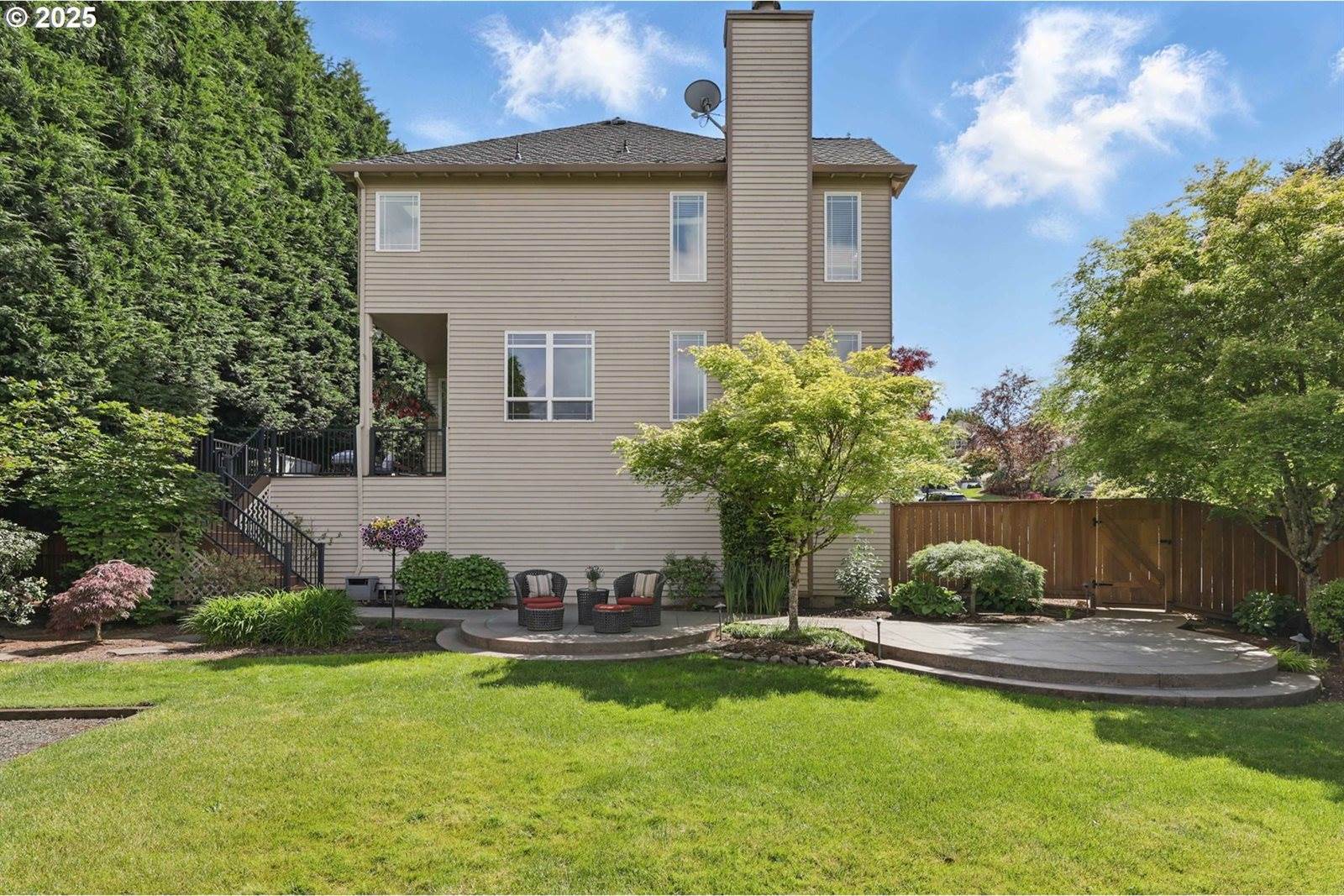 13888 SW Essex Dr, Portland, OR 97223