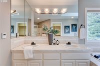 13888 SW Essex Dr, Portland, OR 97223