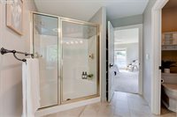 13888 SW Essex Dr, Portland, OR 97223