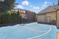 13888 SW Essex Dr, Portland, OR 97223