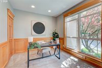 13888 SW Essex Dr, Portland, OR 97223