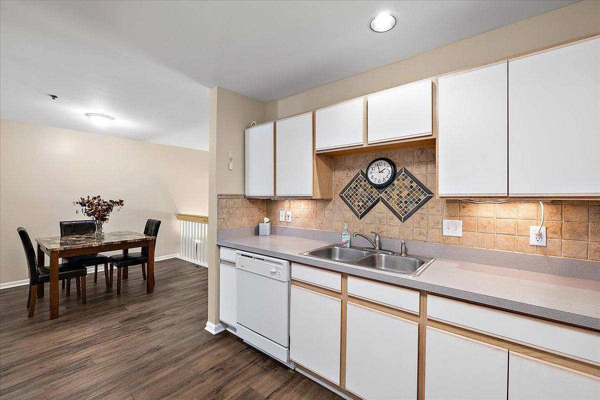 22187 West Village Drive, Unit 5, DearbornCity_Wayne, MI 48124