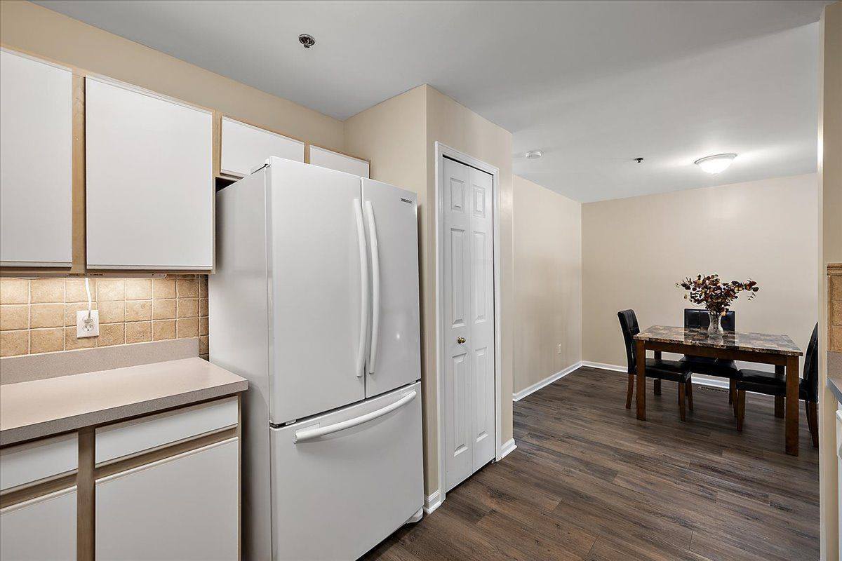 22187 West Village Drive, Unit 5, DearbornCity_Wayne, MI 48124