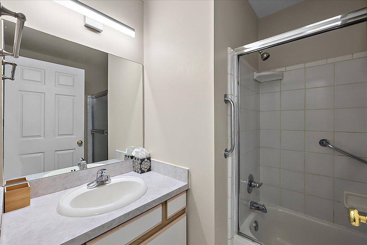 22187 West Village Drive, Unit 5, DearbornCity_Wayne, MI 48124