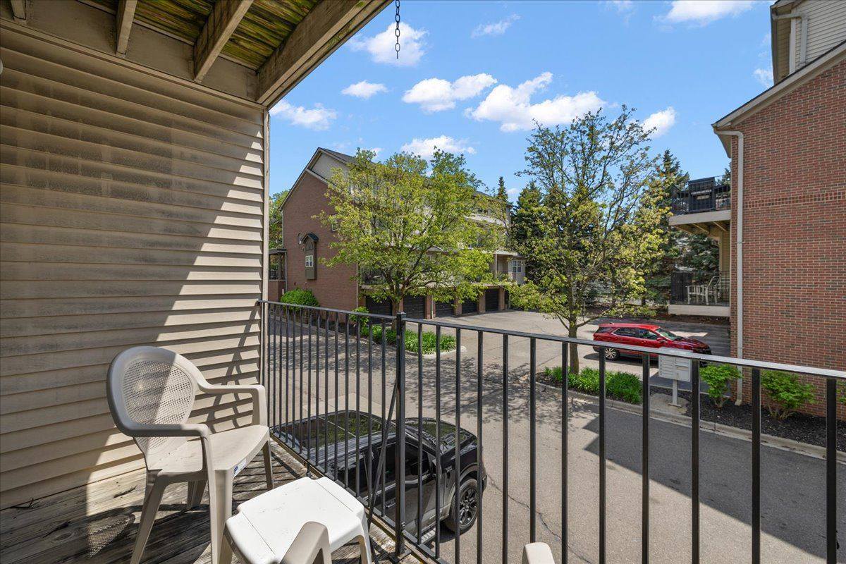 22187 West Village Drive, Unit 5, DearbornCity_Wayne, MI 48124